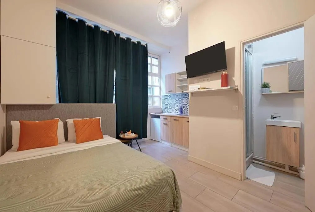파리 Excellent Location Next To Canal St Martin Studio 아파트