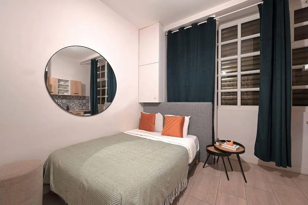 파리 Excellent Location Next To Canal St Martin Studio 아파트